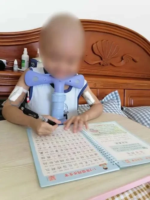 泪奔！5岁患癌男孩哭劝妈妈：“如果我没了，你再生一个我这样的...”