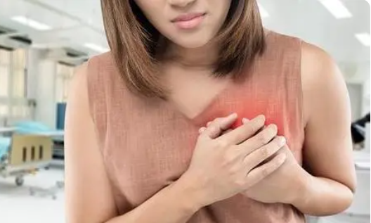 “男人一月挣三千，我该放弃吗？”43岁主妇确诊乳腺癌，含泪提问全网